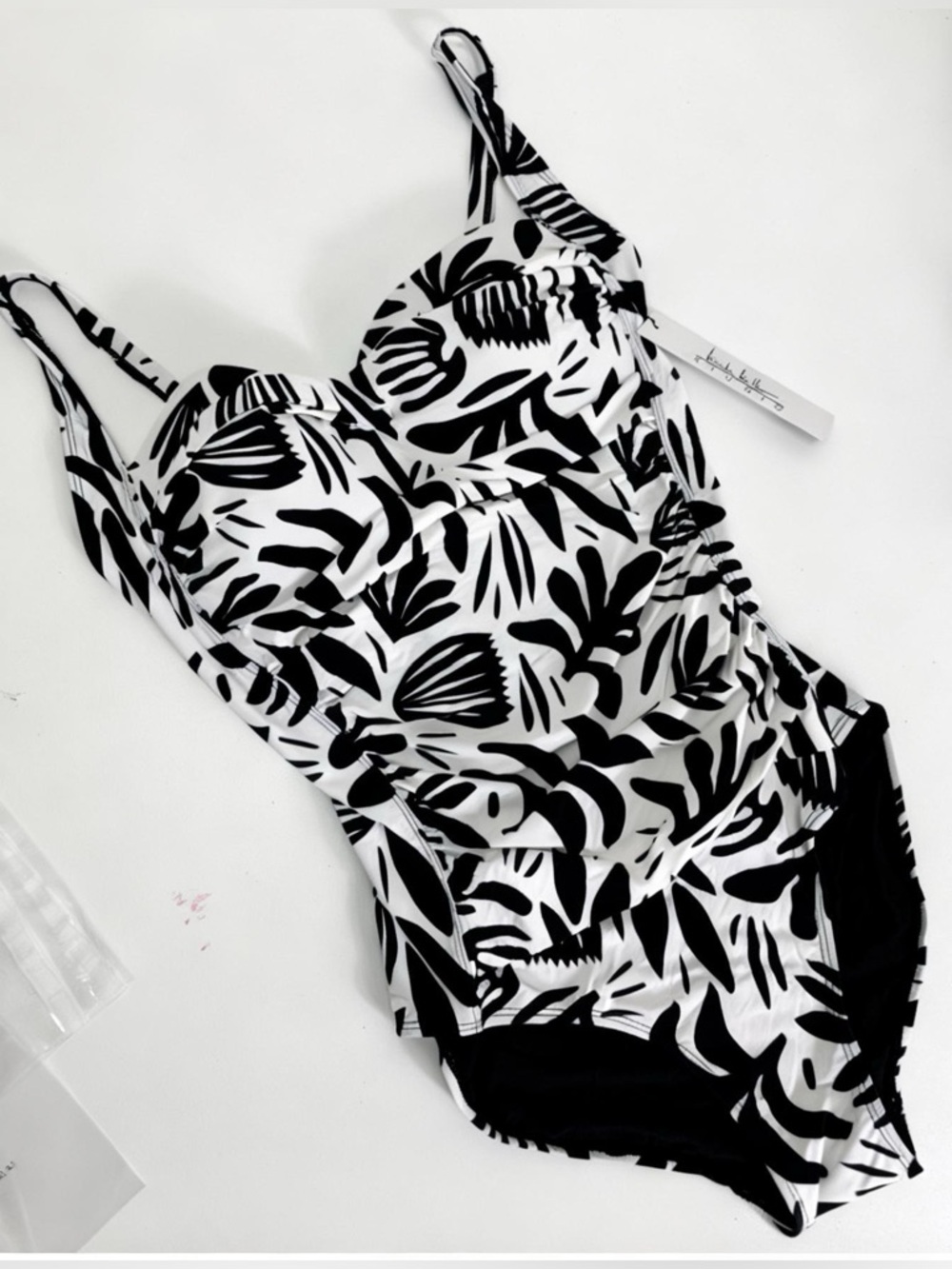 Nicole Miller Black & White Leaf-Print One-Piece Swimsuit Sz M NWT